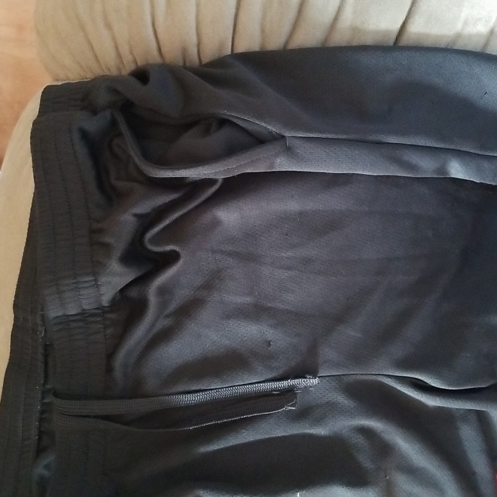 Shorts - Picture 4 of 5